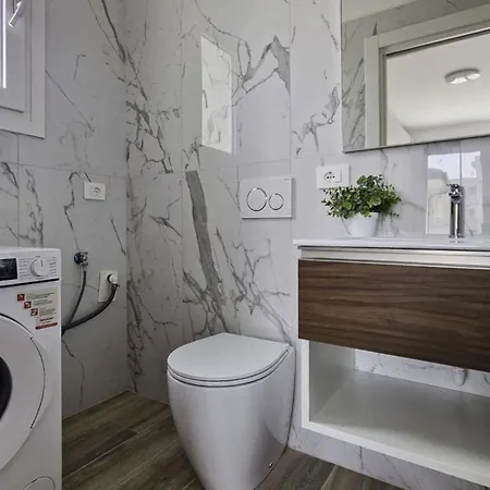 Apartman Modern With Terrace In *